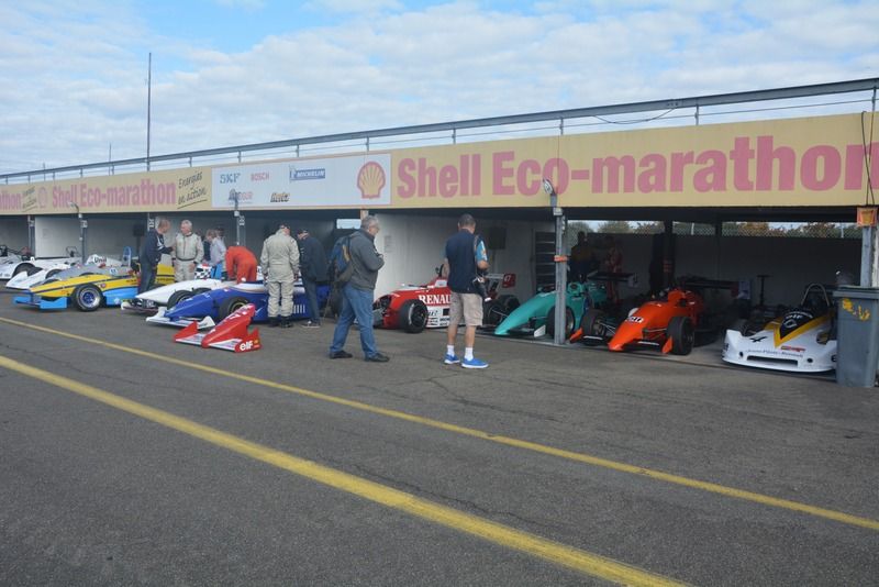 LES STANDS RESERVES AUX MONOPLACES